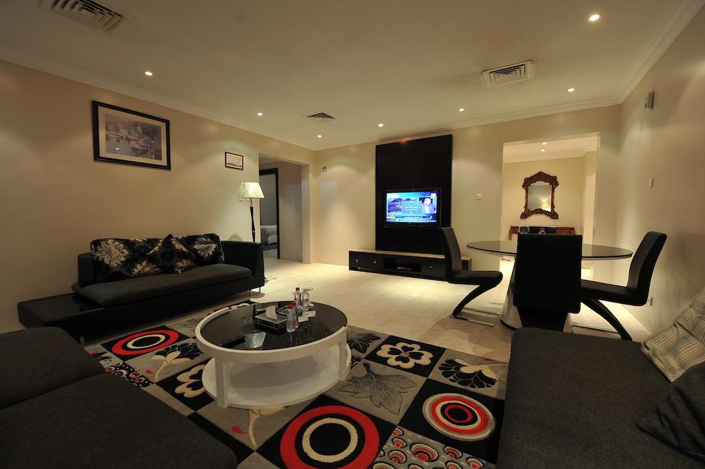 Janadriyah Suites 13 Nadinah Quarto foto